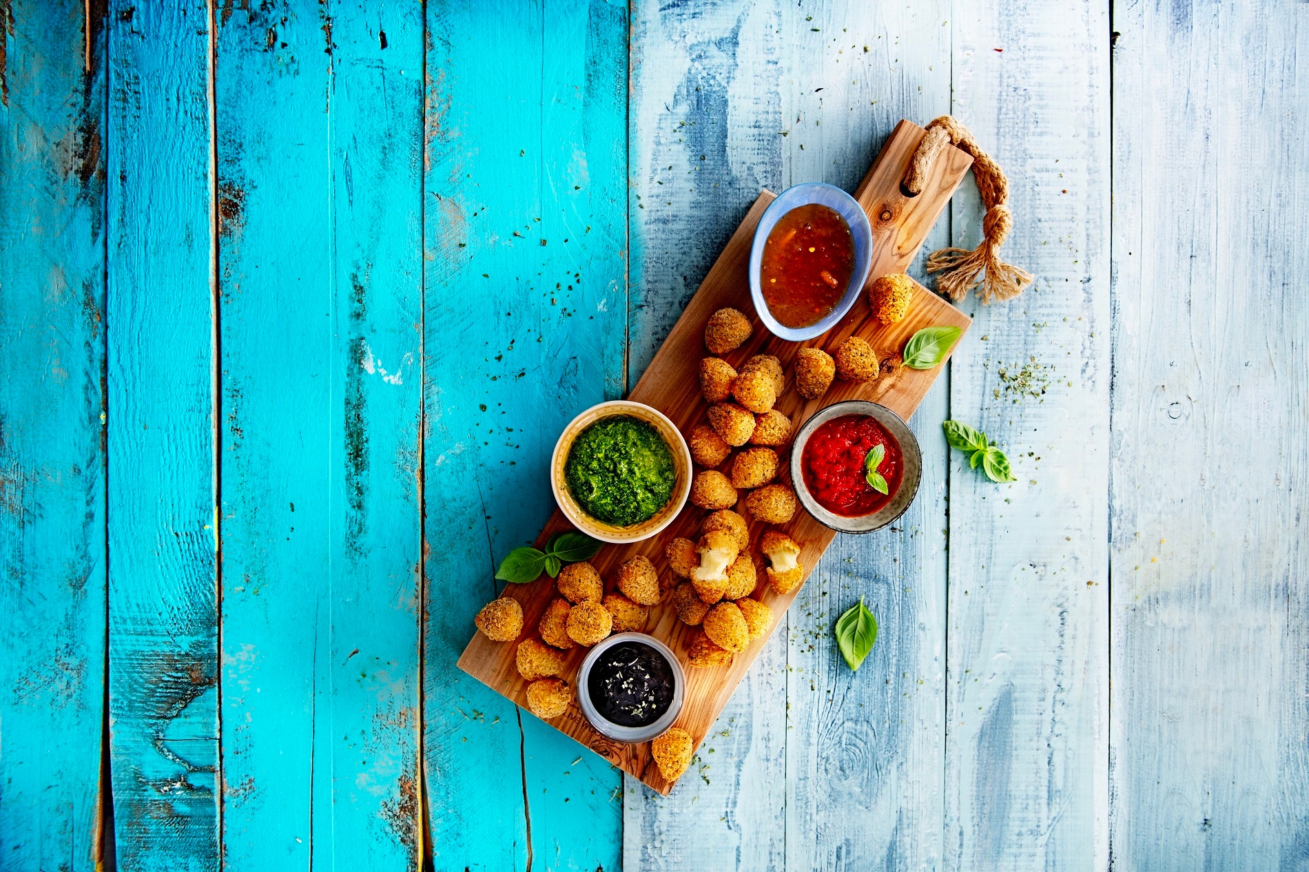 Side-dish-Mozzarella-bites