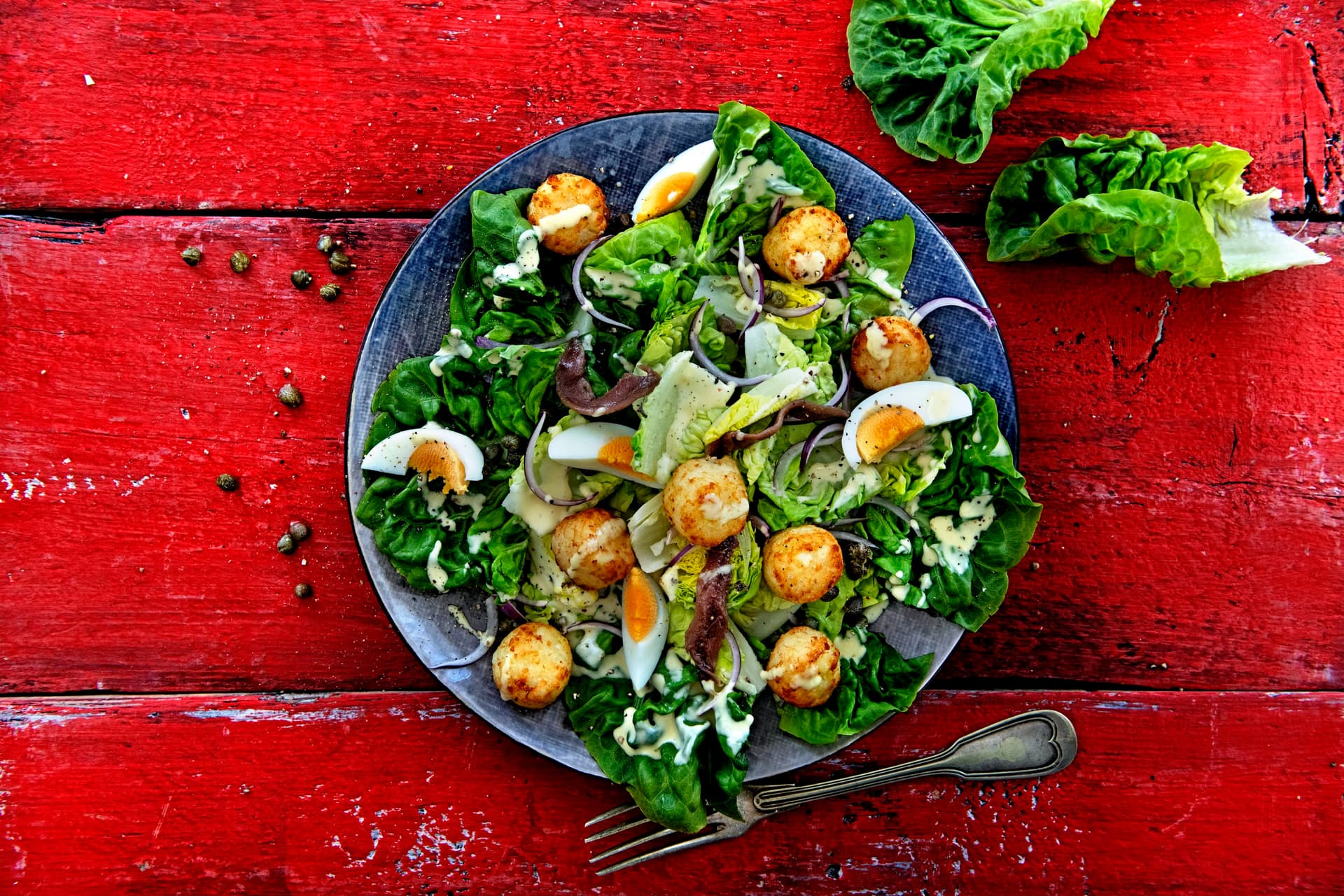 Aviko ceasersalad with rosti bites