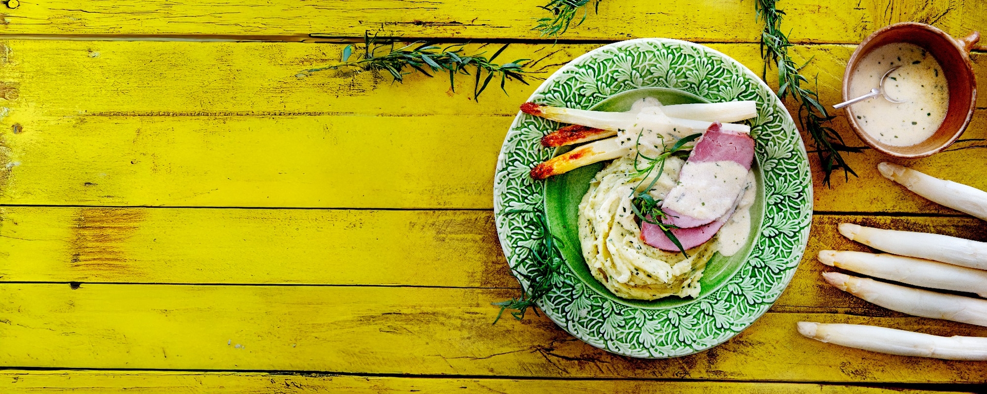 Puree-with-roasted-asparagus-and-ham-hedader